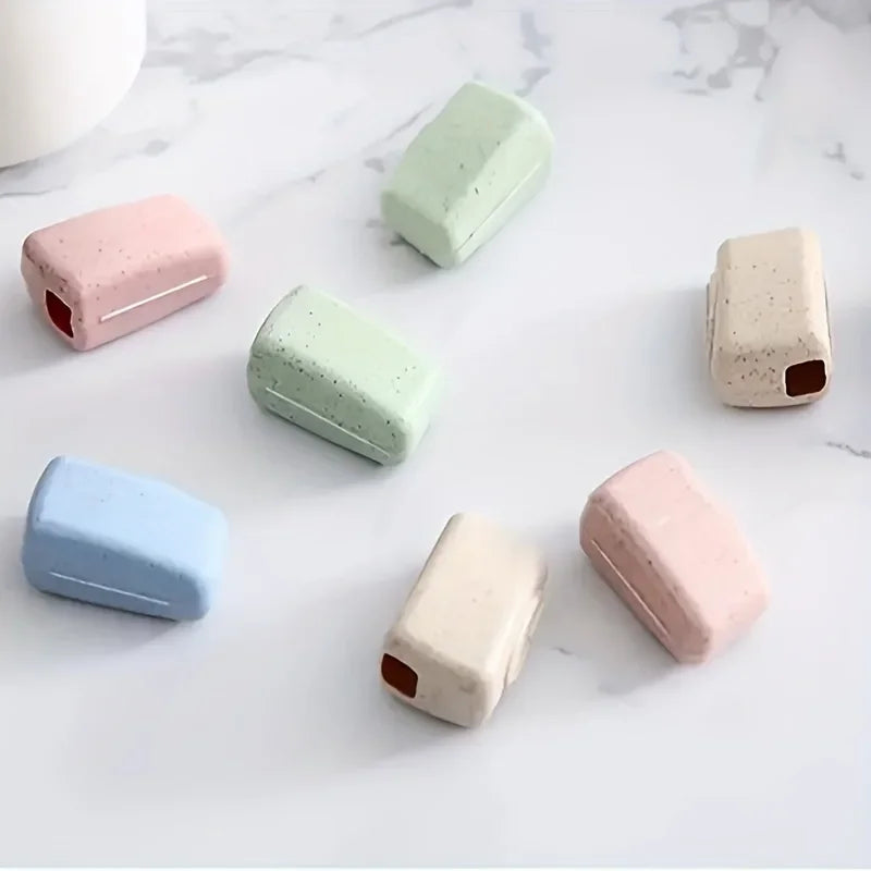 Compact toothbrush holder for hygienic storage at home or camp